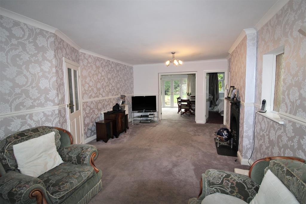 Lyndhurst Road, Bexleyheath, DA7 6DF 2 bed detached bungalow £500,000