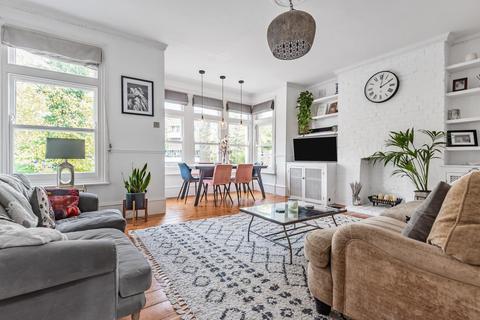 15b Wickham Gardens, London, SE4 1LY