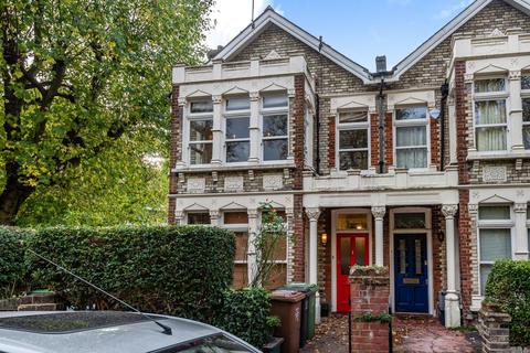 15b Wickham Gardens, London, SE4 1LY