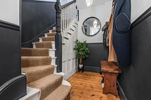 15b Wickham Gardens, London, SE4 1LY