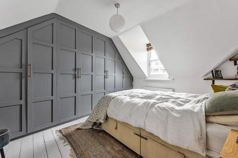 15b Wickham Gardens, London, SE4 1LY