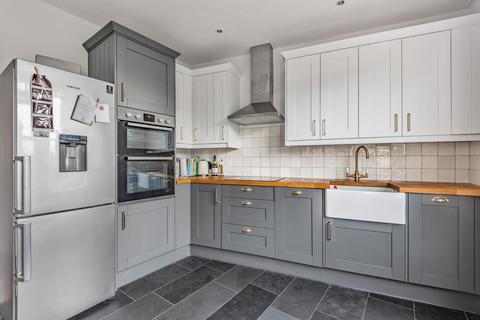 15b Wickham Gardens, London, SE4 1LY