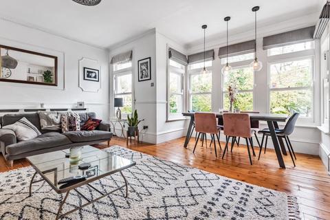 15b Wickham Gardens, London, SE4 1LY