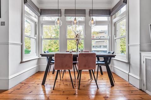 15b Wickham Gardens, London, SE4 1LY