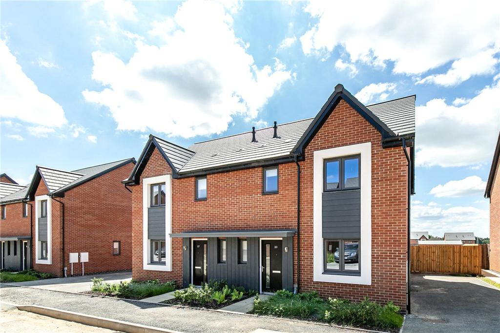 Rye Crescent, Curbridge, Witney, OX29 3 bed semidetached house £