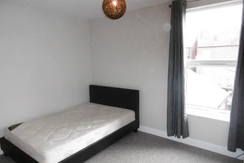 2 bedroom terraced house to rent, Hawthorne Grove, Beeston, NG9 2FG