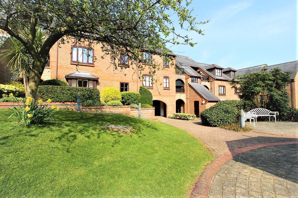 Dolphin Court, Kingsmead Road... Studio £159,000