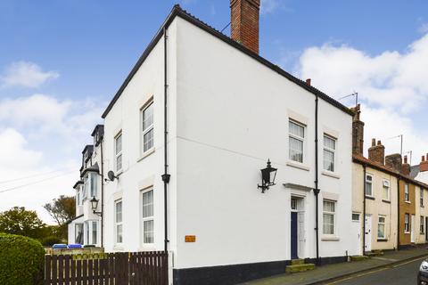 3 bedroom terraced house for sale - Queen Street, Filey, YO14 9HE