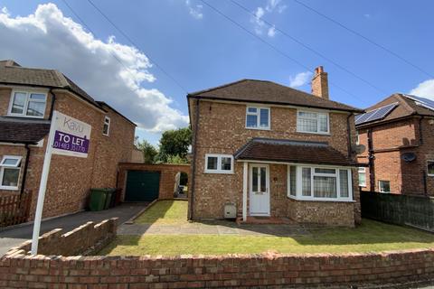 4 bedroom detached house to rent, Ardmore Avenue, Guildford GU2