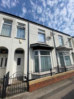 2 bedroom terraced house to rent, Gordon Street, Hull HU3