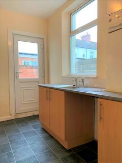 2 bedroom terraced house to rent, Gordon Street, Hull HU3