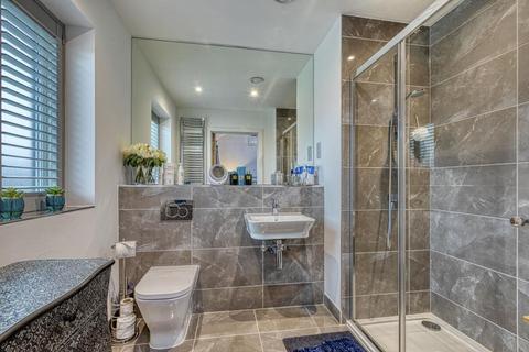 14 Chieftain Road, Longcross, Chertsey, KT16 0BG