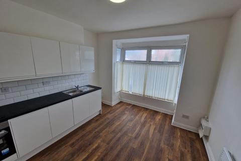 Studio to rent, City Road, Birmingham B17