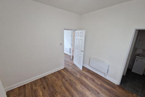 Studio to rent, City Road, Birmingham B17