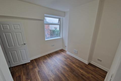 Studio to rent, City Road, Birmingham B17