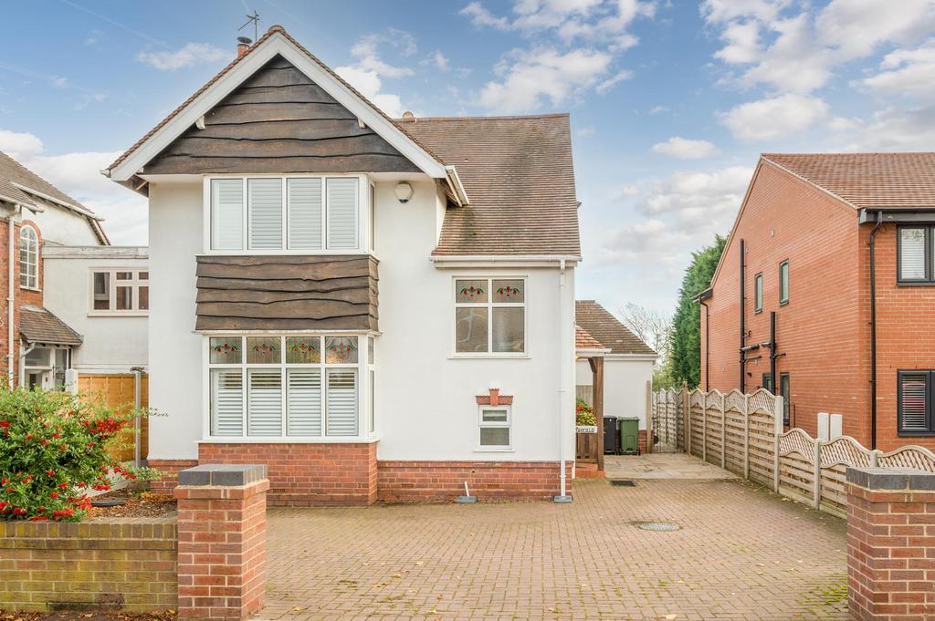 High Park Avenue, Stourbridge, DY8 3NJ 4 bed detached house £500,000