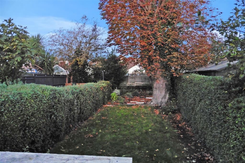 Thorney Road, Emsworth, Hampshire 2 bed character property £342,500