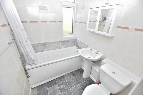 2 bedroom flat to rent, The Lindens, Wolverhampton