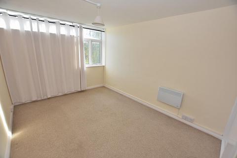 2 bedroom flat to rent, The Lindens, Wolverhampton