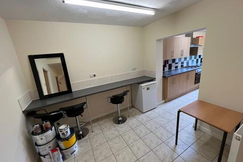 6 bedroom semi-detached house to rent, Dynham Place, Headington, Oxford, Oxfordshire, OX3