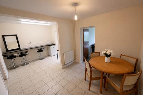 6 bedroom semi-detached house to rent, Dynham Place, Headington, Oxford, Oxfordshire, OX3