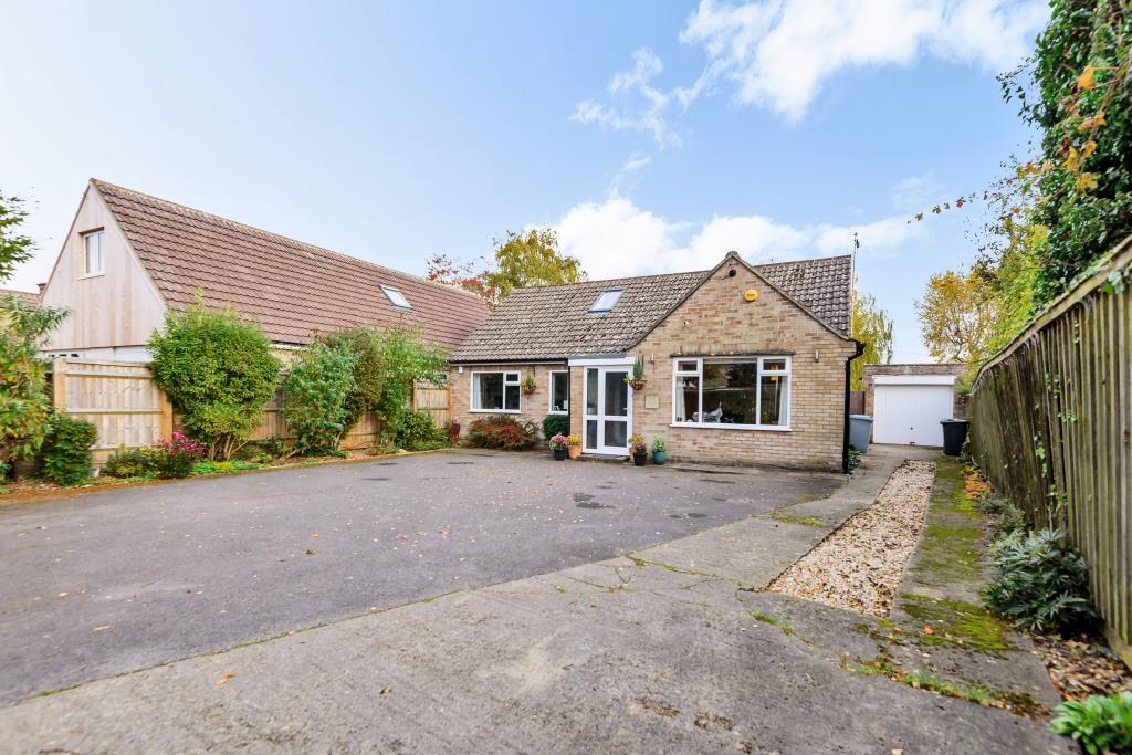 North Leigh, Oxfordshire, OX29 4 bed detached house £600,000