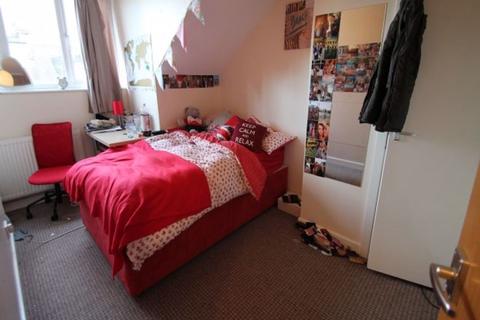 7 bedroom house to rent - Delph Mount, Leeds