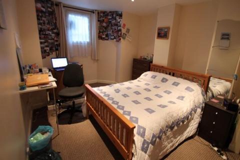 7 bedroom house to rent - Delph Mount, Leeds