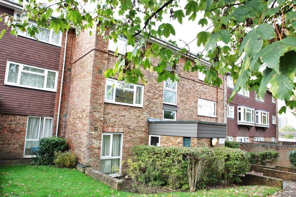 Granville Close, East Croydon 1 bed flat £1,000 pcm (£231 pw)