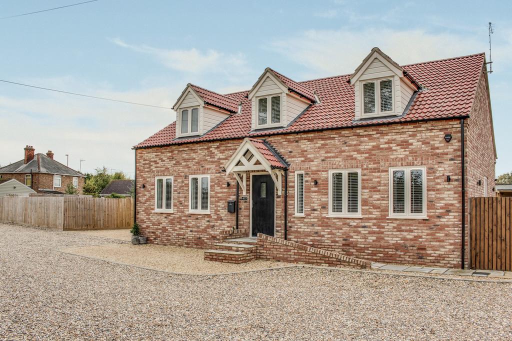 Lynn Road, Wisbech 4 bed chalet £350,000