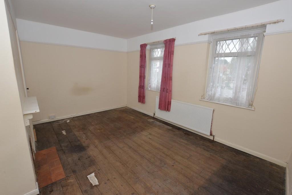 Pine Grove, Sheringham 3 bed semidetached house £230,000