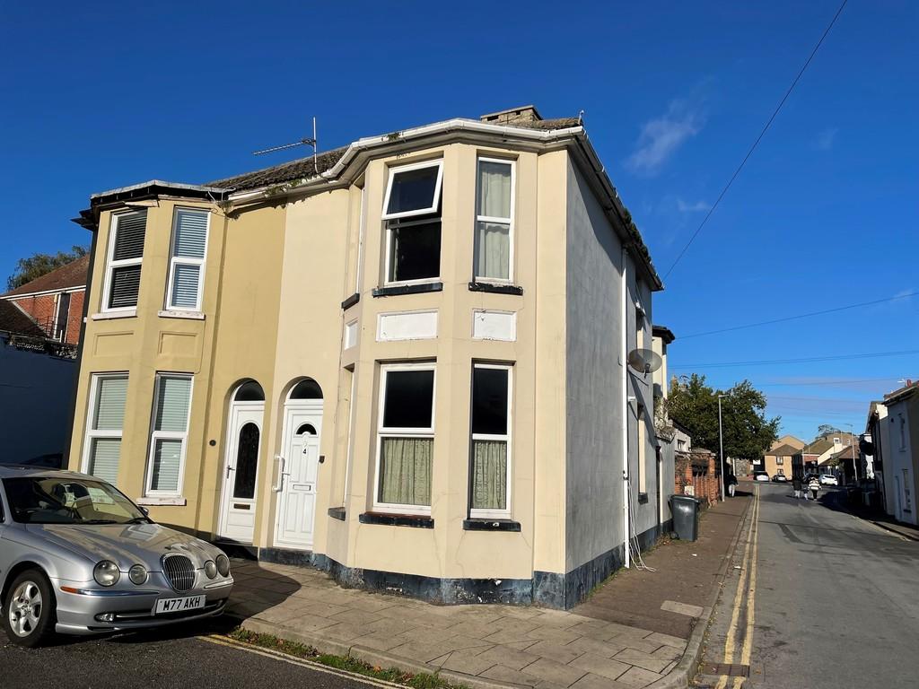 Lancaster Road, Great Yarmouth 2 bed end of terrace house £85,000