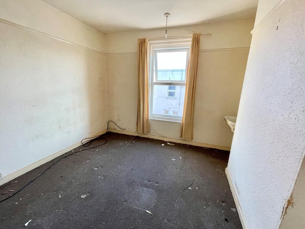 Lancaster Road, Great Yarmouth 2 bed end of terrace house £85,000