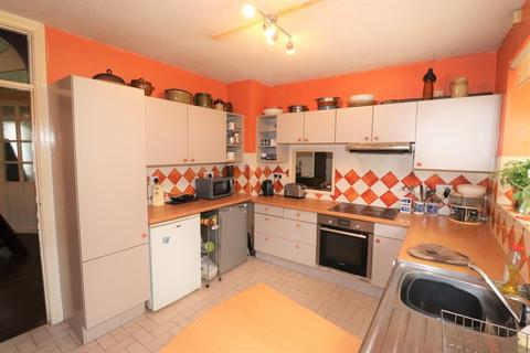 32 Brookside Avenue, Kenilworth, CV8 1ET