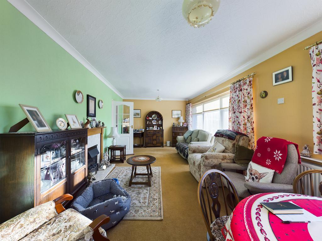 Clifton Park, Cromer 2 bed detached bungalow £335,000
