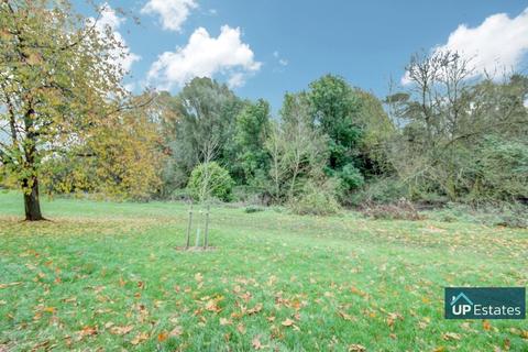 12 Carver Close, Coventry, CV2 5NJ