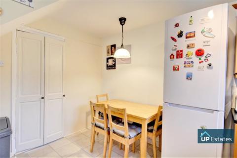 12 Carver Close, Coventry, CV2 5NJ