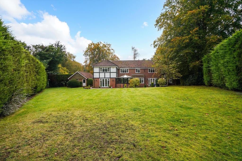 Blackhills, Esher, Surrey, KT10 5 bed detached house £2,200,000