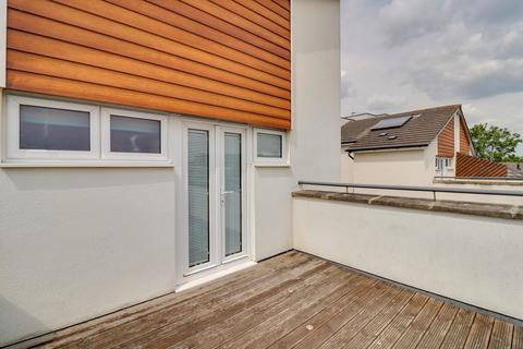 3 bedroom detached house to rent, Watkin Road, Leicester