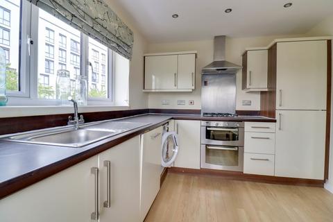3 bedroom detached house to rent, Watkin Road, Leicester