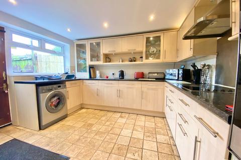 3 bedroom semi-detached house for sale - York Road, Little Driffield