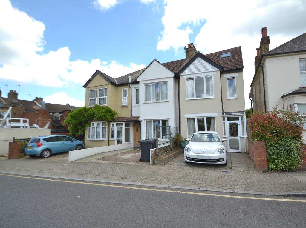 Great Elms Road, Bromley, Greater London, BR2 3 bed semidetached house