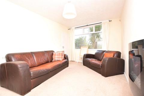 8 Queenswood Gardens, Leeds, LS6 3ED