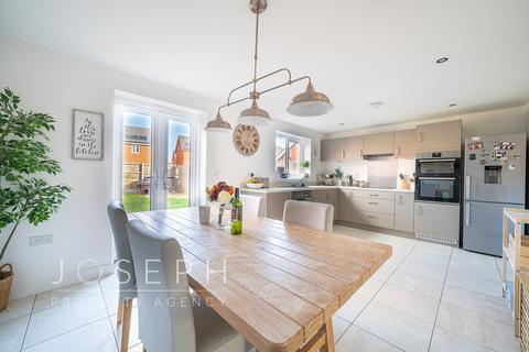 78 Abbott Way, Holbrook, Ipswich, IP9 2FF