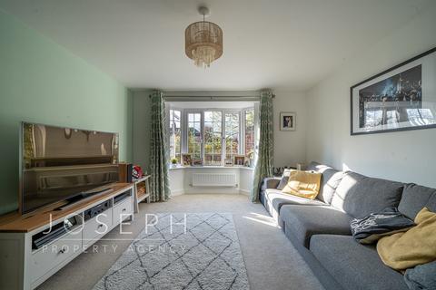 78 Abbott Way, Holbrook, Ipswich, IP9 2FF