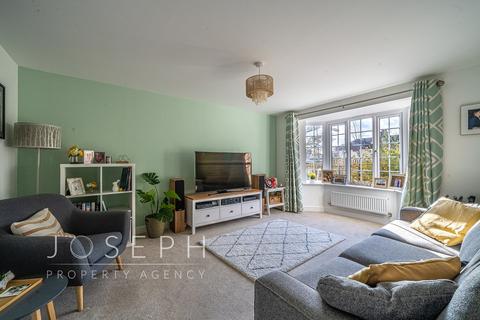 78 Abbott Way, Holbrook, Ipswich, IP9 2FF