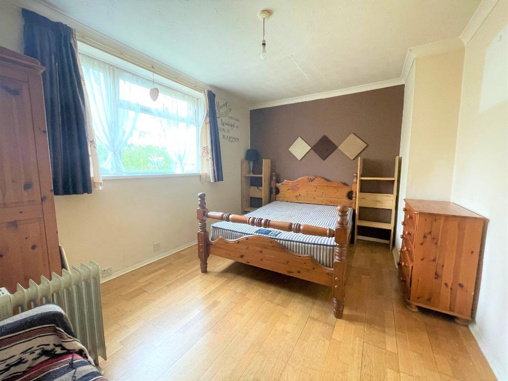Viceroy Court, Dunstable, Bedfordshire, LU6 3HP 1 bed apartment £70,000