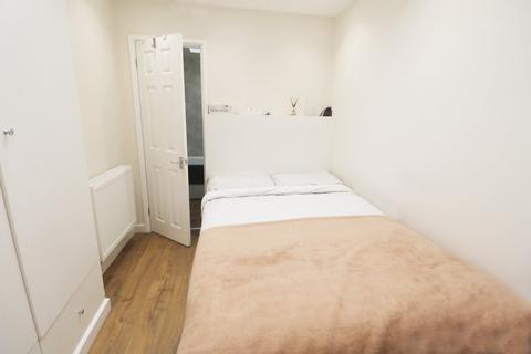 1 bedroom flat to rent, Kingston Road, Wimbledon, London, SW19