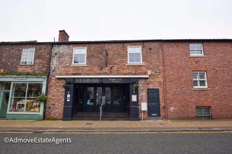 Ashley Road, Altrincham 3 bed apartment £1,400 pcm (£323 pw)