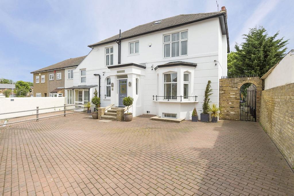 Sun Lane, Gravesend, Kent, DA12 5 bed semidetached house £700,000